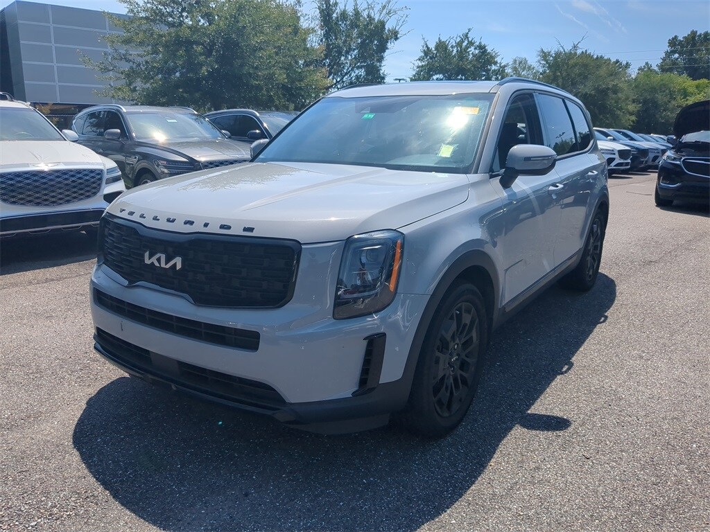 2022 Kia Telluride EX photo 2