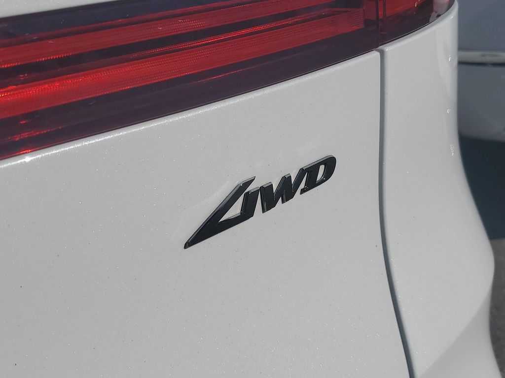 2024 GENESIS GV70 Standard - Photo 10