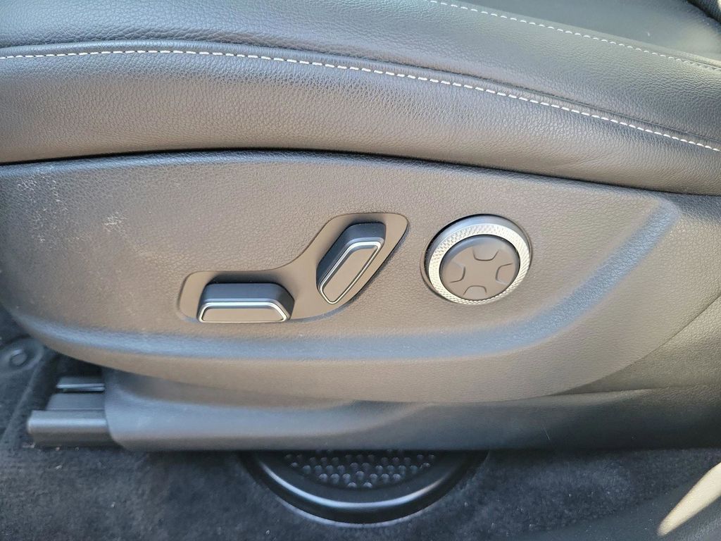 2025 GENESIS GV80 Standard - Photo 26