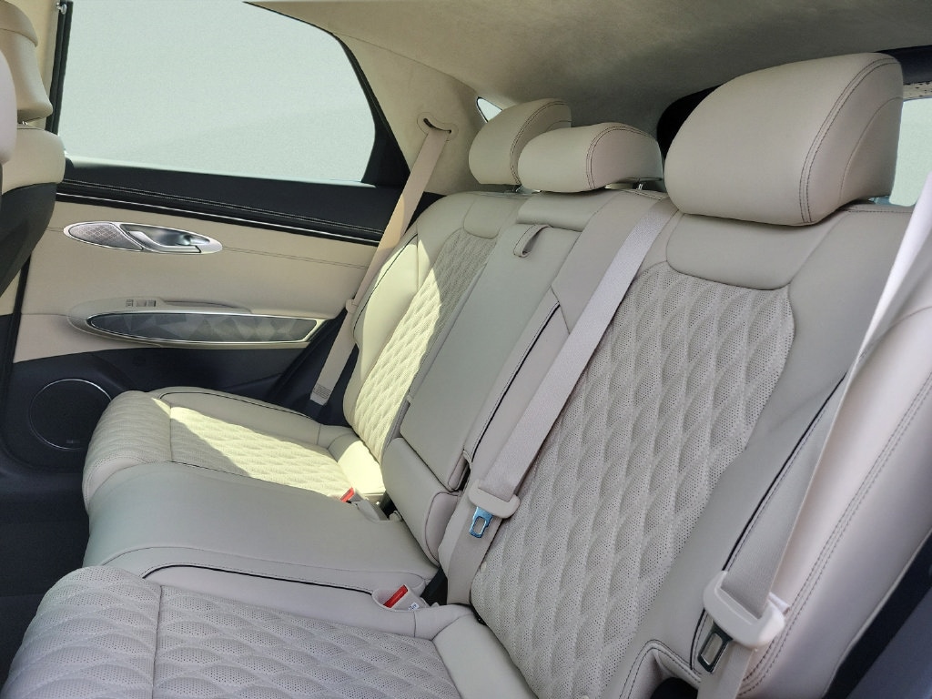 2025 GENESIS GV70 Sport - Photo 11