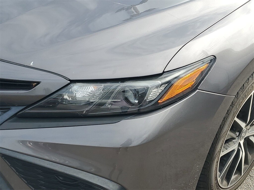 2021 Toyota Camry SE photo 4