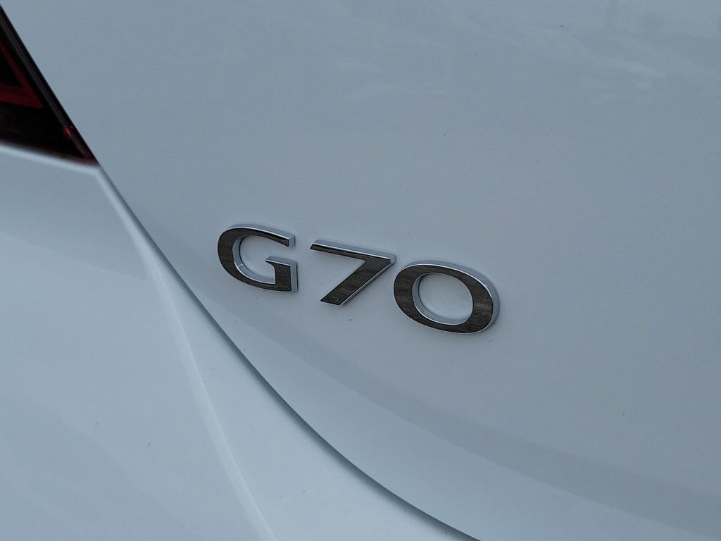2026 GENESIS G70 32