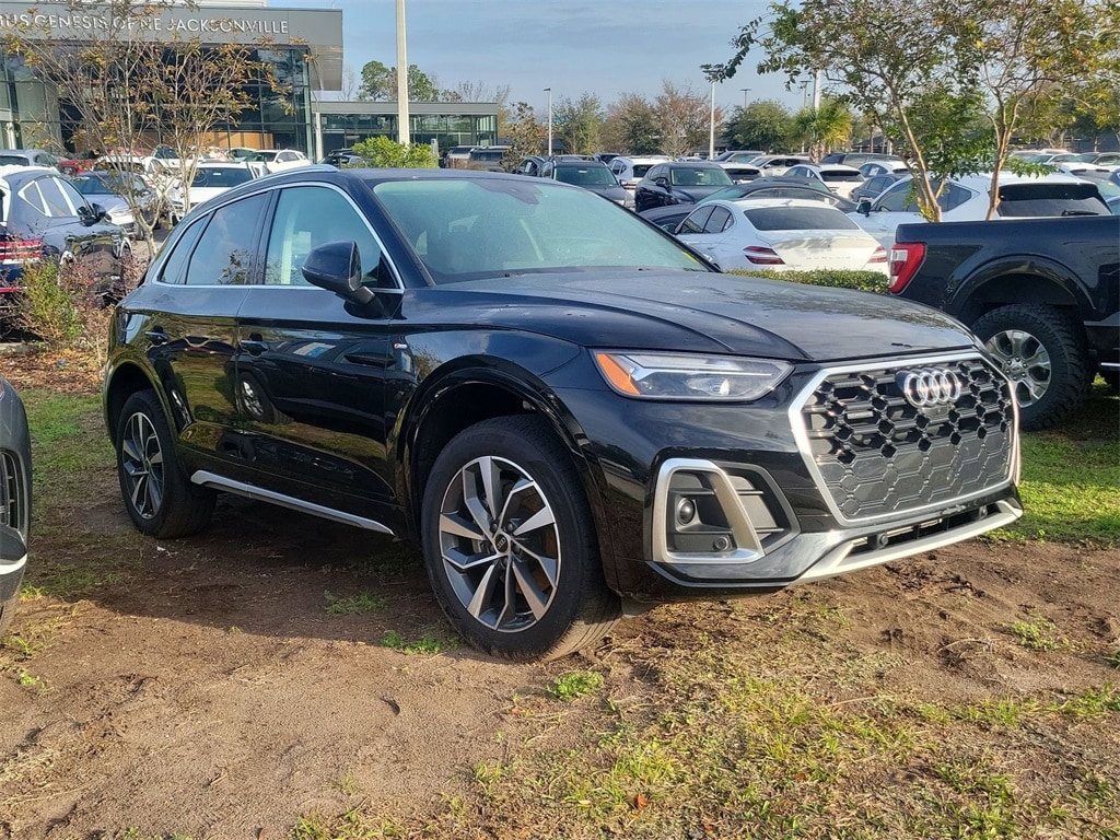 2023 Audi Q5 Premium Plus's photo