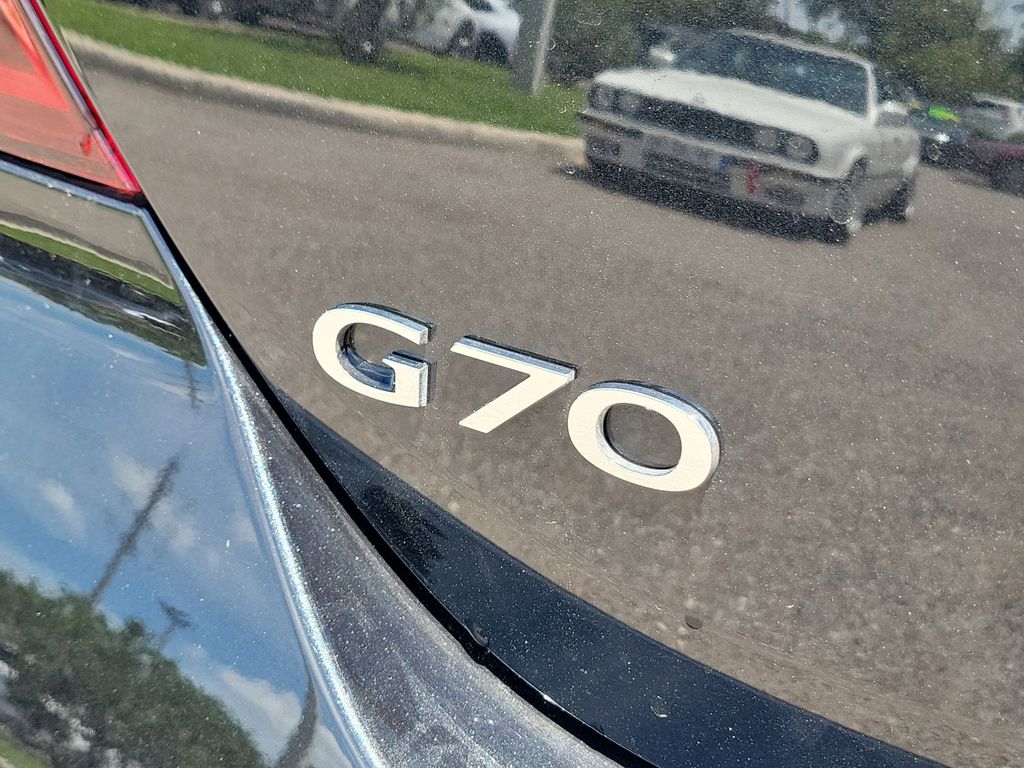 2026 GENESIS G70 Standard - Photo 11