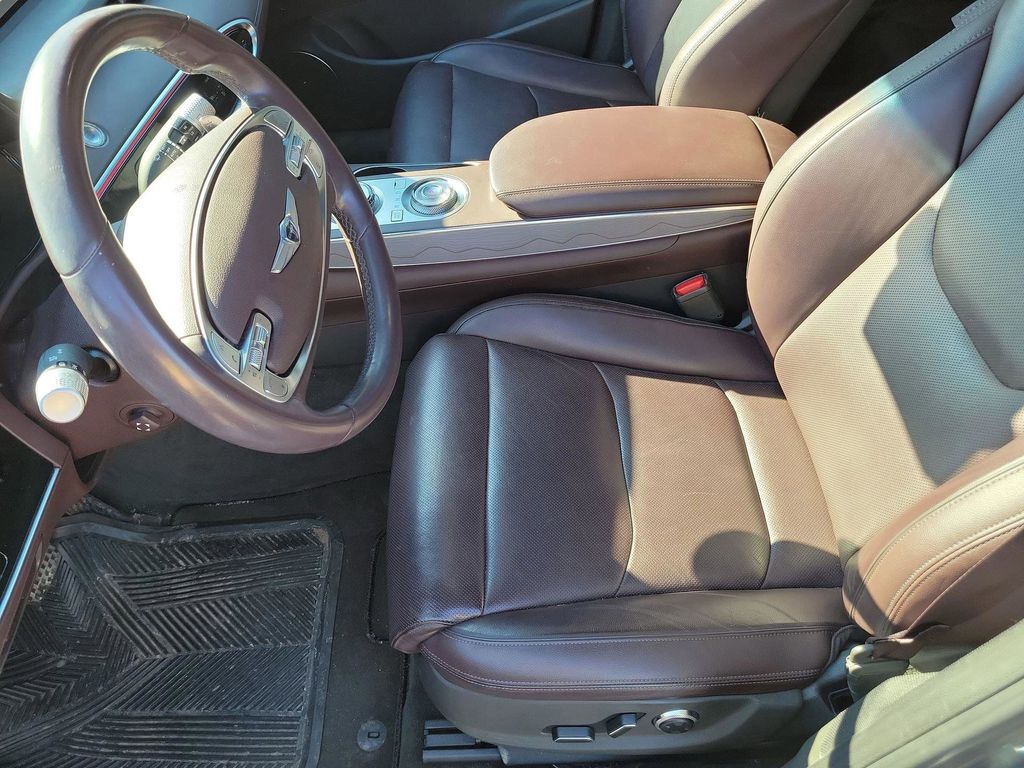 2024 GENESIS GV70 Standard - Photo 21