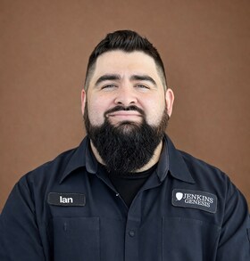 Staff member Ian Mendez from ID_97210862b9f3