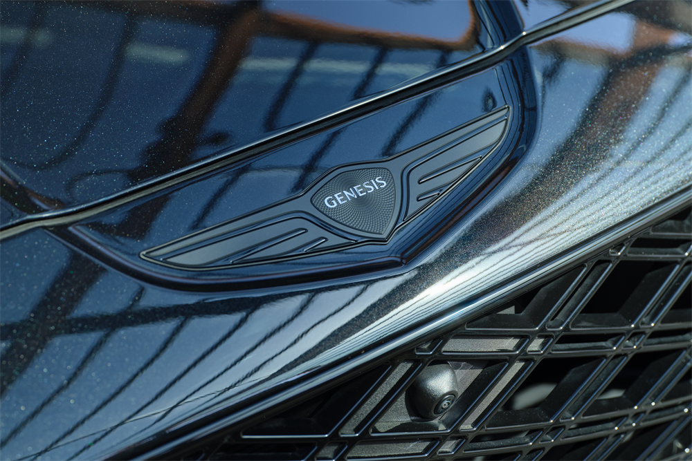 2026 Genesis GV80 hood detail