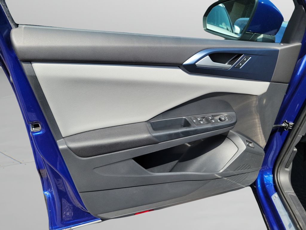 2023 Volkswagen Taos SE - Photo 28