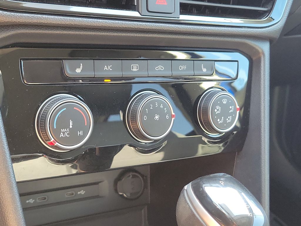 2023 Volkswagen Taos SE - Photo 26