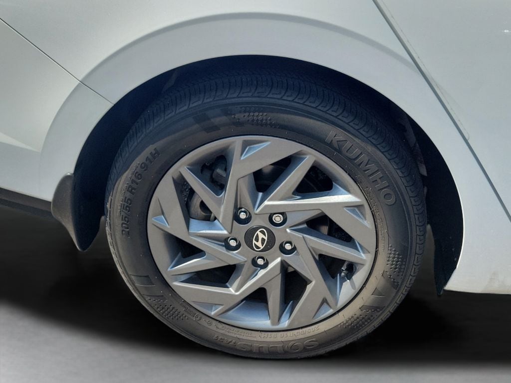 2024 Hyundai Elantra SEL - Photo 38