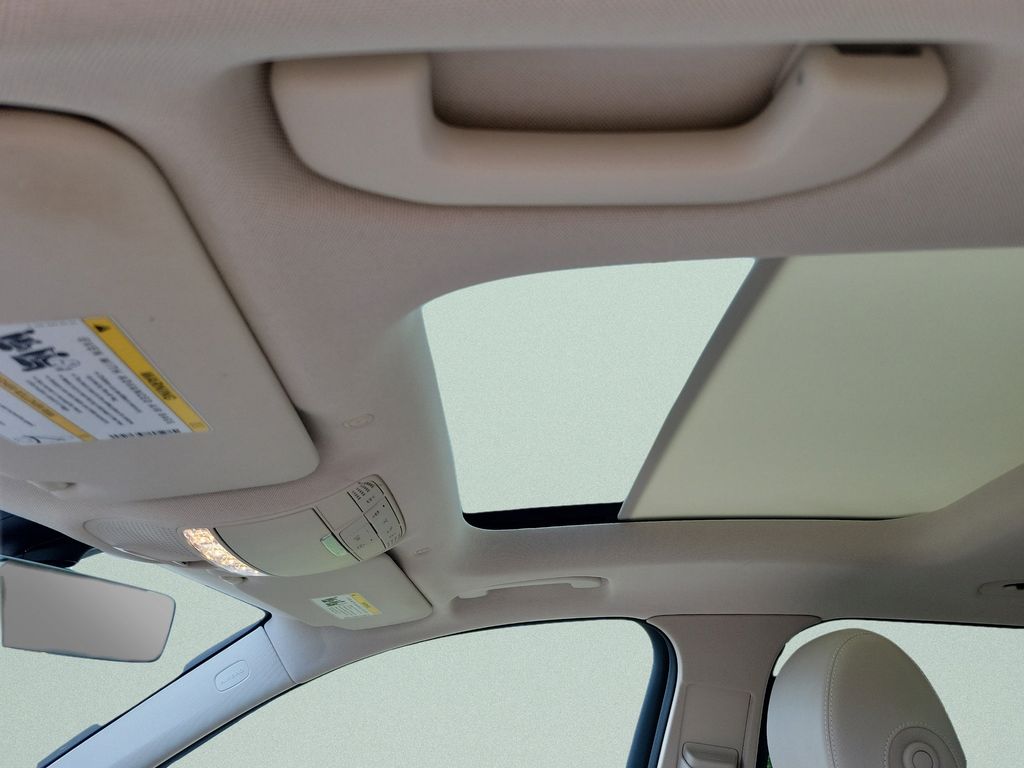 2021 Mercedes-Benz GLC GLC300 - Photo 36