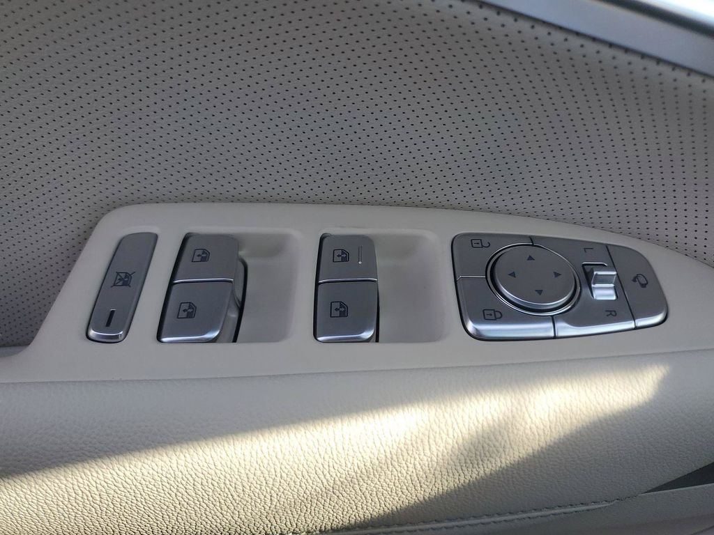 2026 GENESIS G70 Prestige - Photo 16