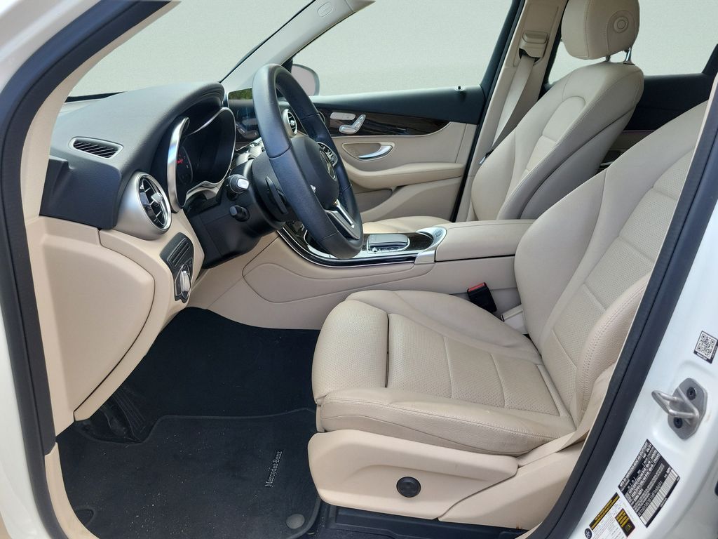 2021 Mercedes-Benz GLC GLC300 - Photo 20