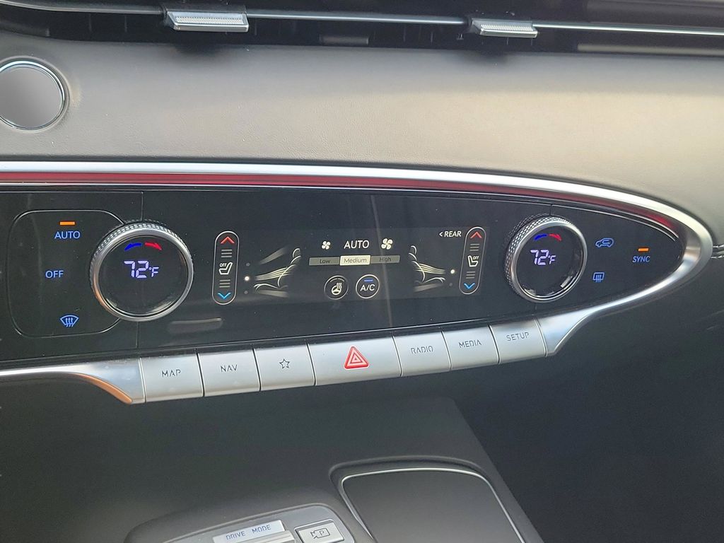 2025 GENESIS GV70 Sport - Photo 31