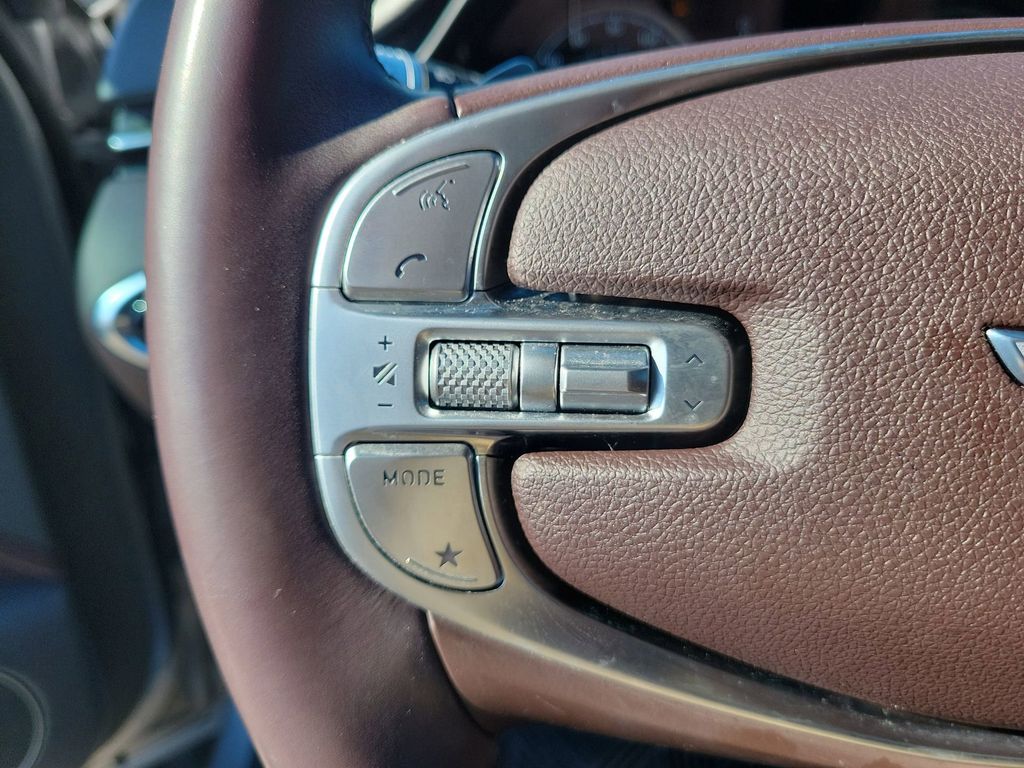 2024 GENESIS GV70 Standard - Photo 8