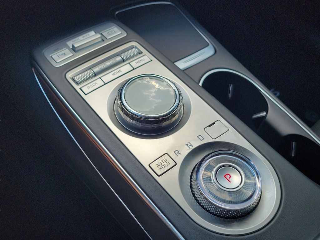 2025 GENESIS GV70 Standard - Photo 34