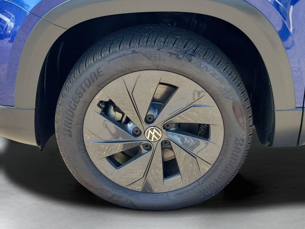 2023 Volkswagen Taos SE - Photo 29