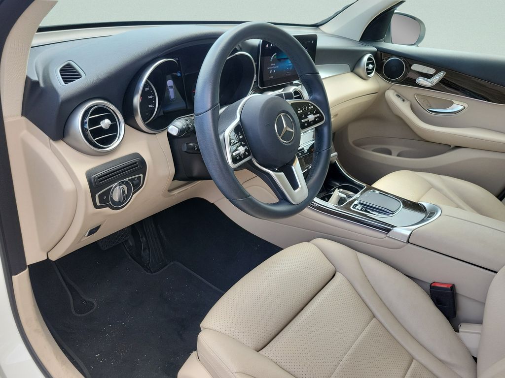 2021 Mercedes-Benz GLC GLC300 - Photo 19