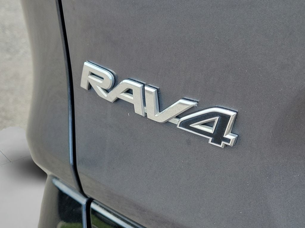 2020 Toyota RAV4 XSE - Photo 36