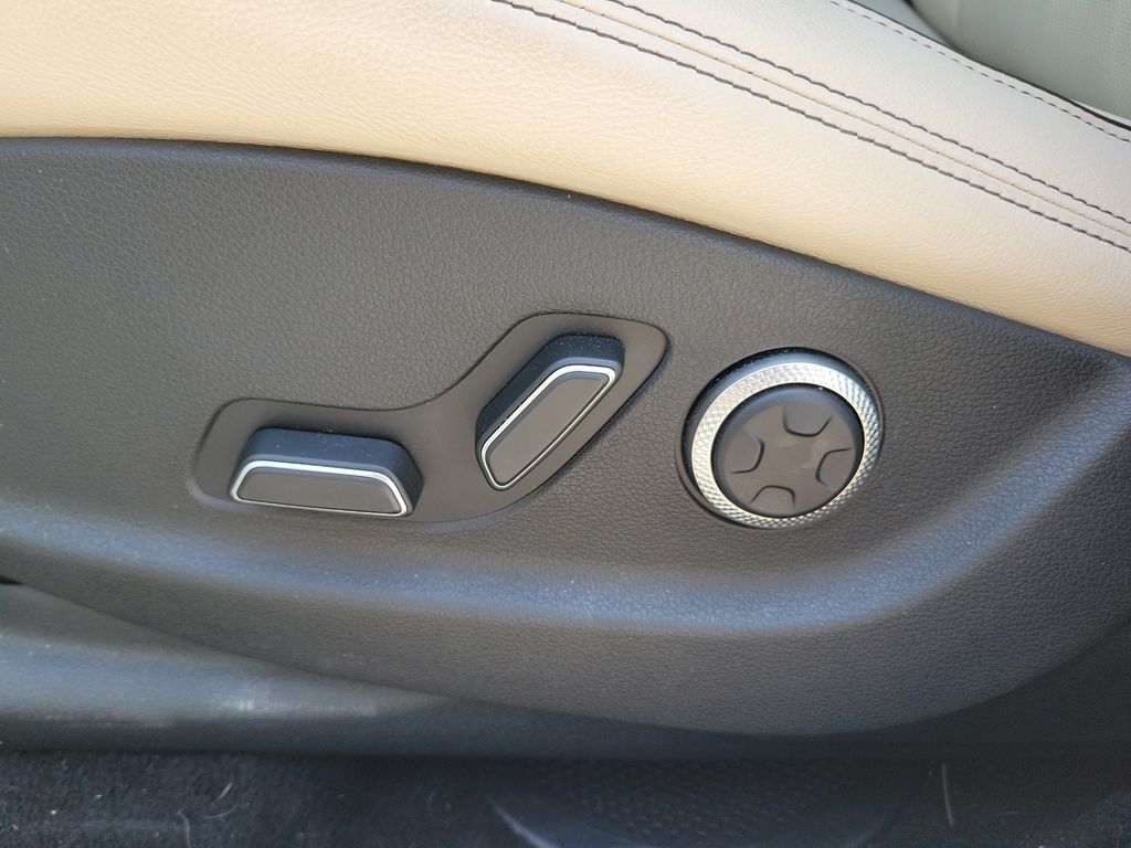 2026 GENESIS GV70 Advanced - Photo 8