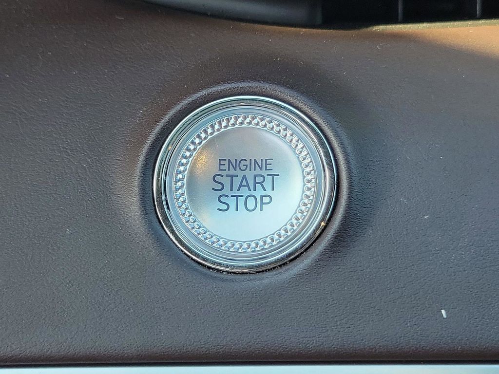 2024 GENESIS GV70 Standard - Photo 16
