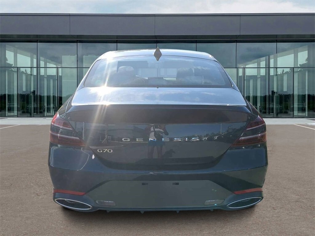 2025 Genesis G70 2.5T photo 4