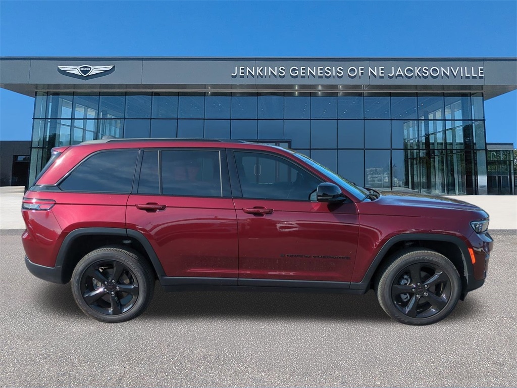 Used 2024 Jeep Grand Cherokee Altitude with VIN 1C4RJHAG4RC195322 for sale in Jacksonville, FL