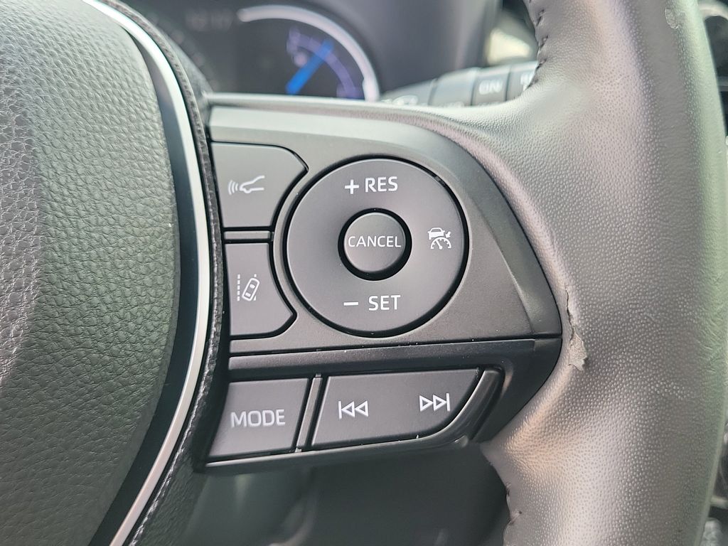 2020 Toyota RAV4 XSE - Photo 24