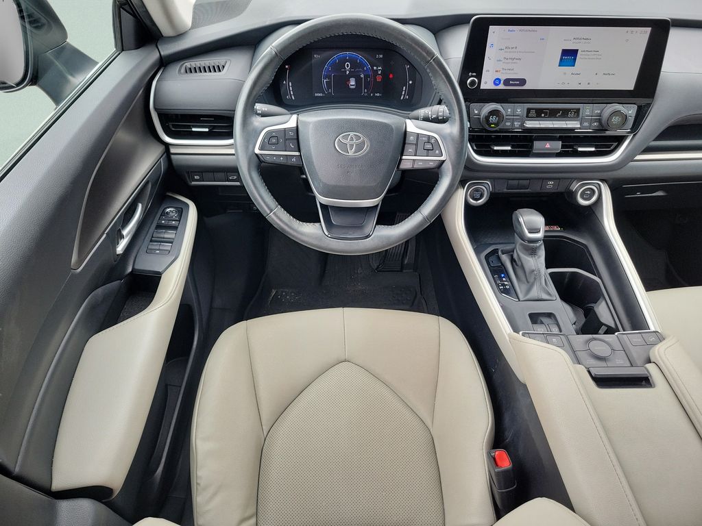 2024 Toyota Grand Highlander XLE - Photo 13