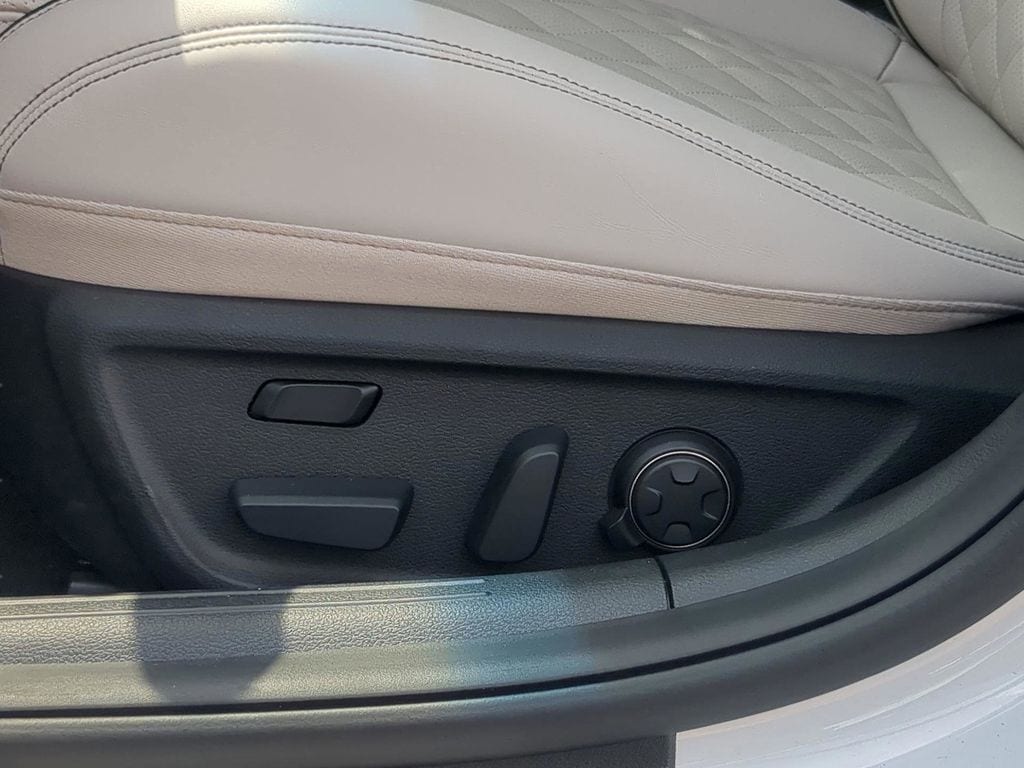 2025 GENESIS G70 Sport Advanced - Photo 17