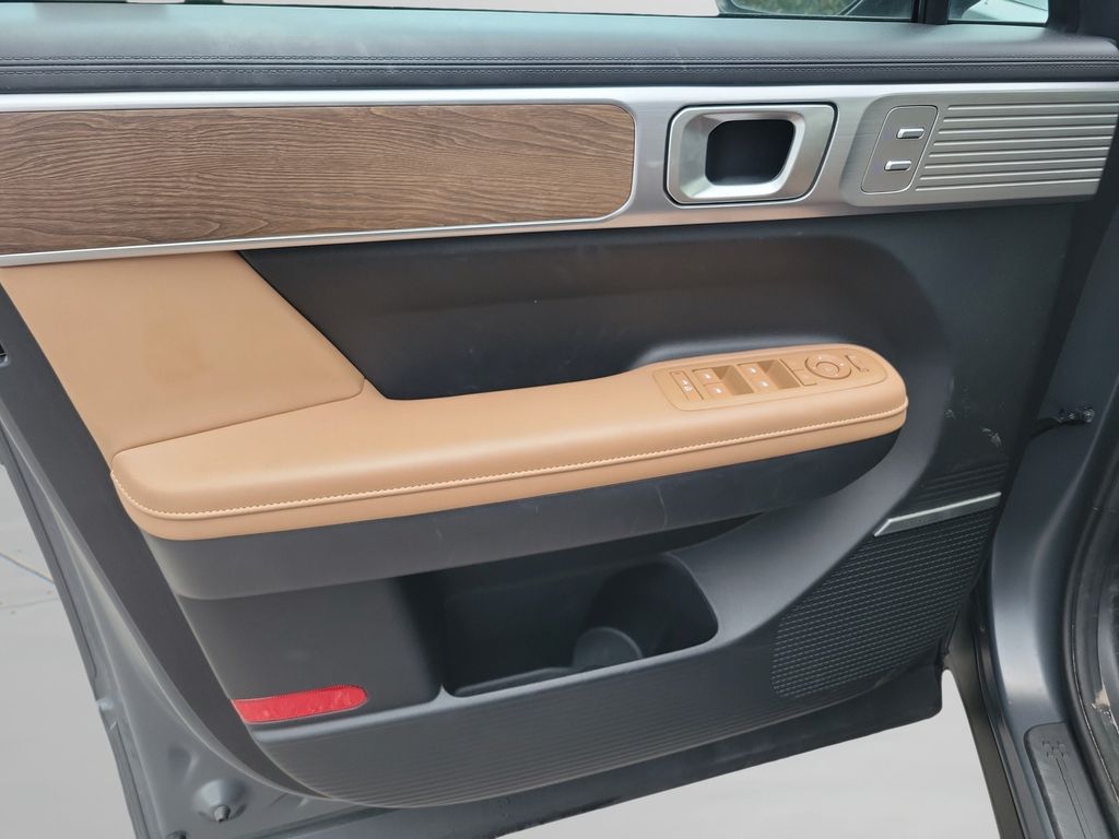 2025 Hyundai Santa Fe Limited - Photo 22