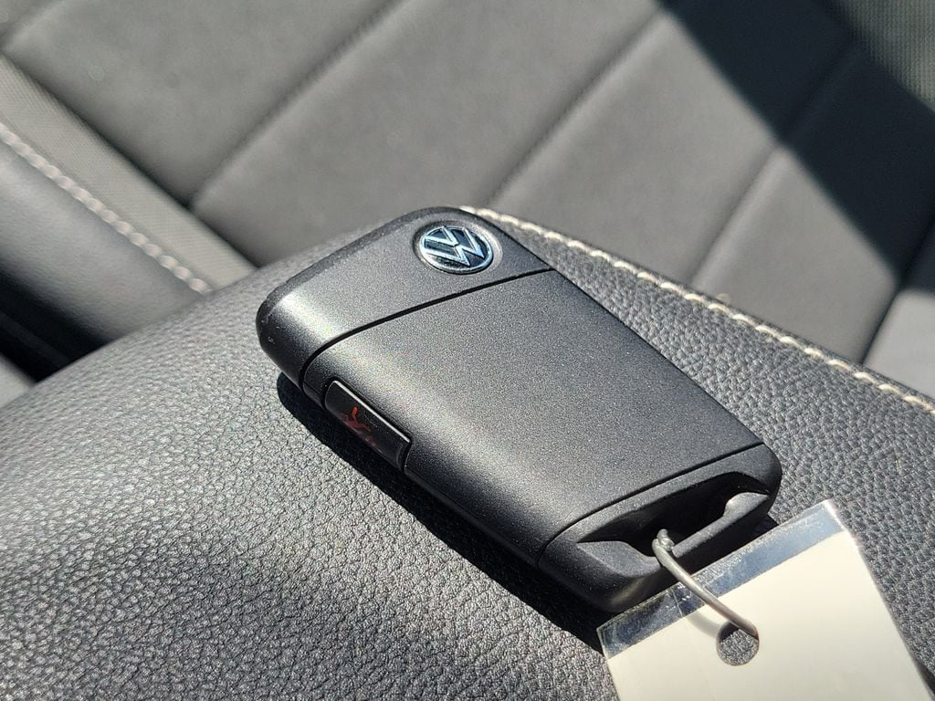 2023 Volkswagen Taos SE - Photo 34