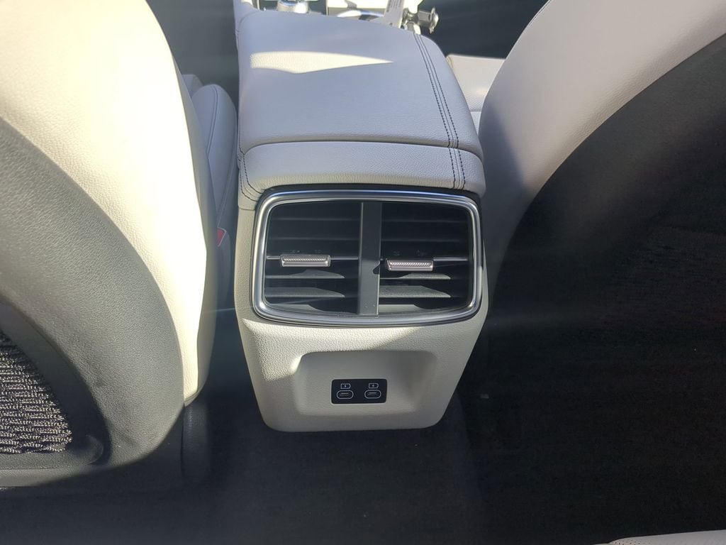 2025 GENESIS G70 Standard - Photo 26