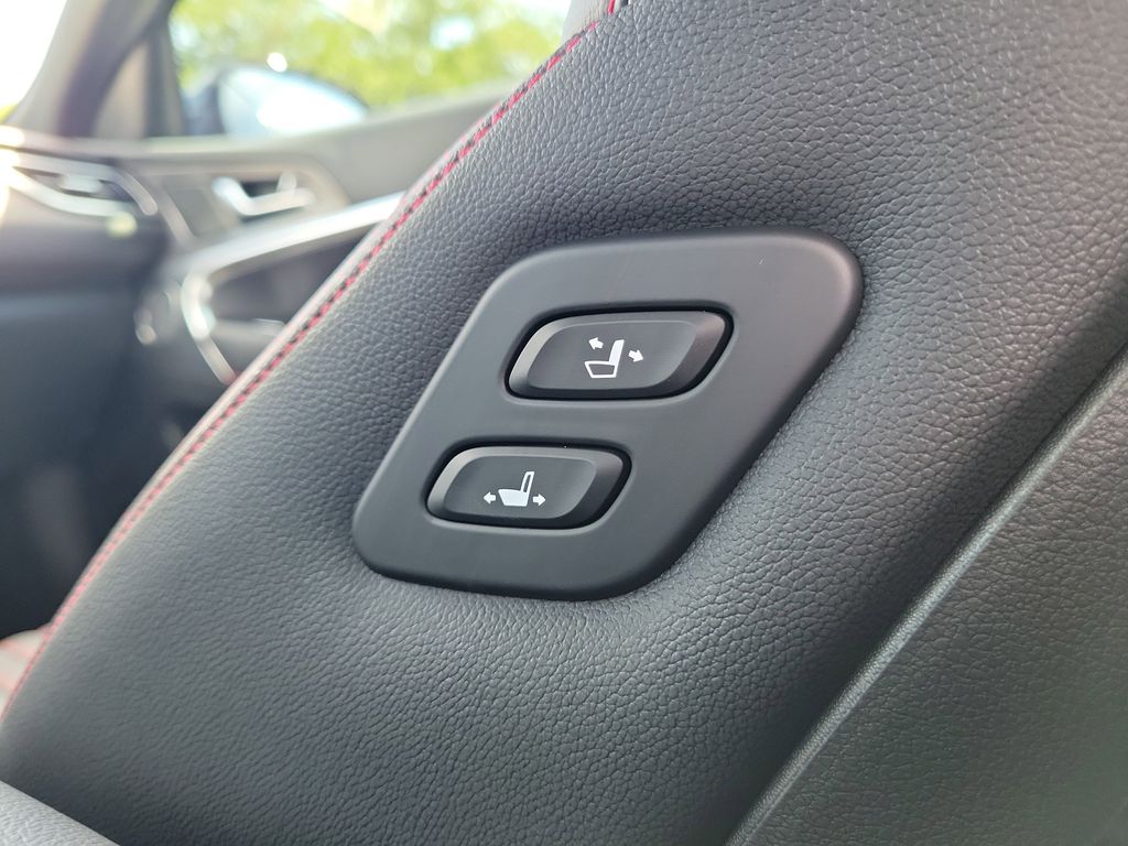 2026 GENESIS G70 26