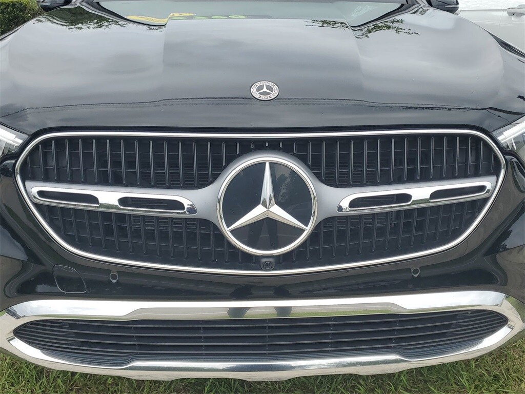 2023 Mercedes Benz GLC 300 4MATIC photo 3