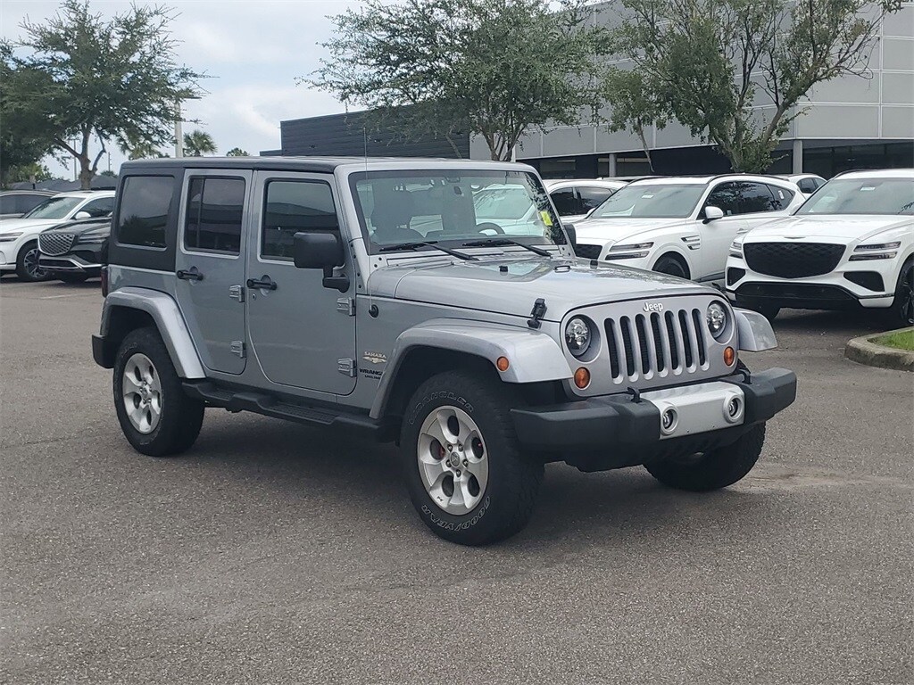 2013 Jeep Wrangler Unlimited Sahara photo 3