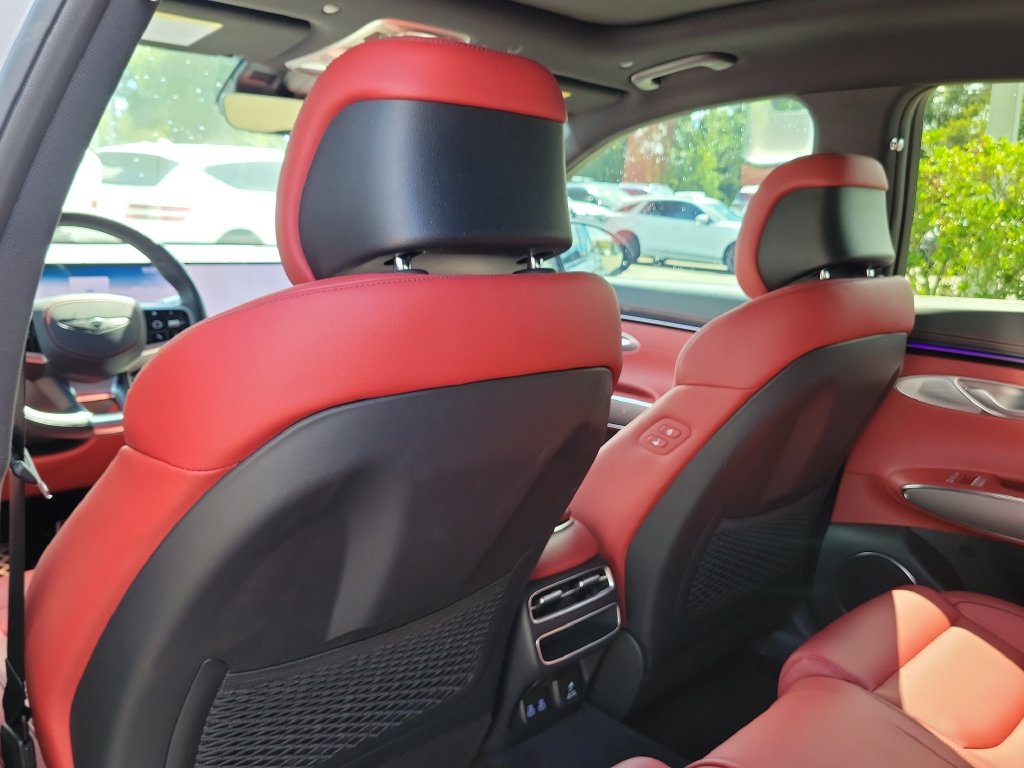 2026 GENESIS GV70 Sport Advanced - Photo 10