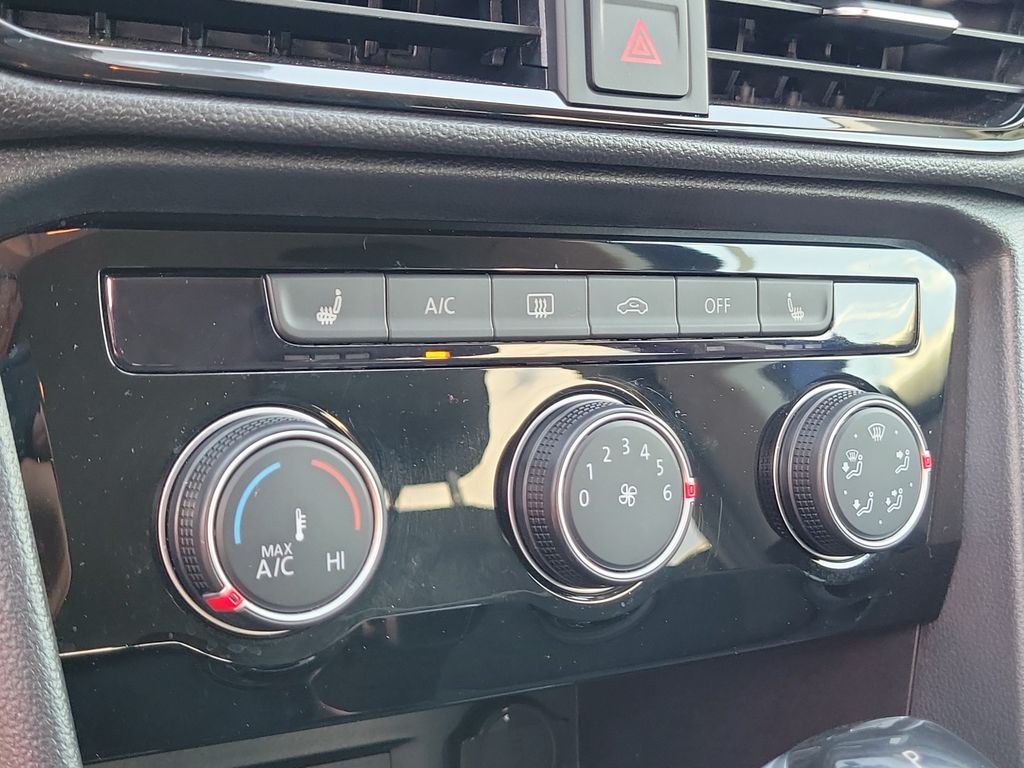 2023 Volkswagen Taos SE - Photo 38