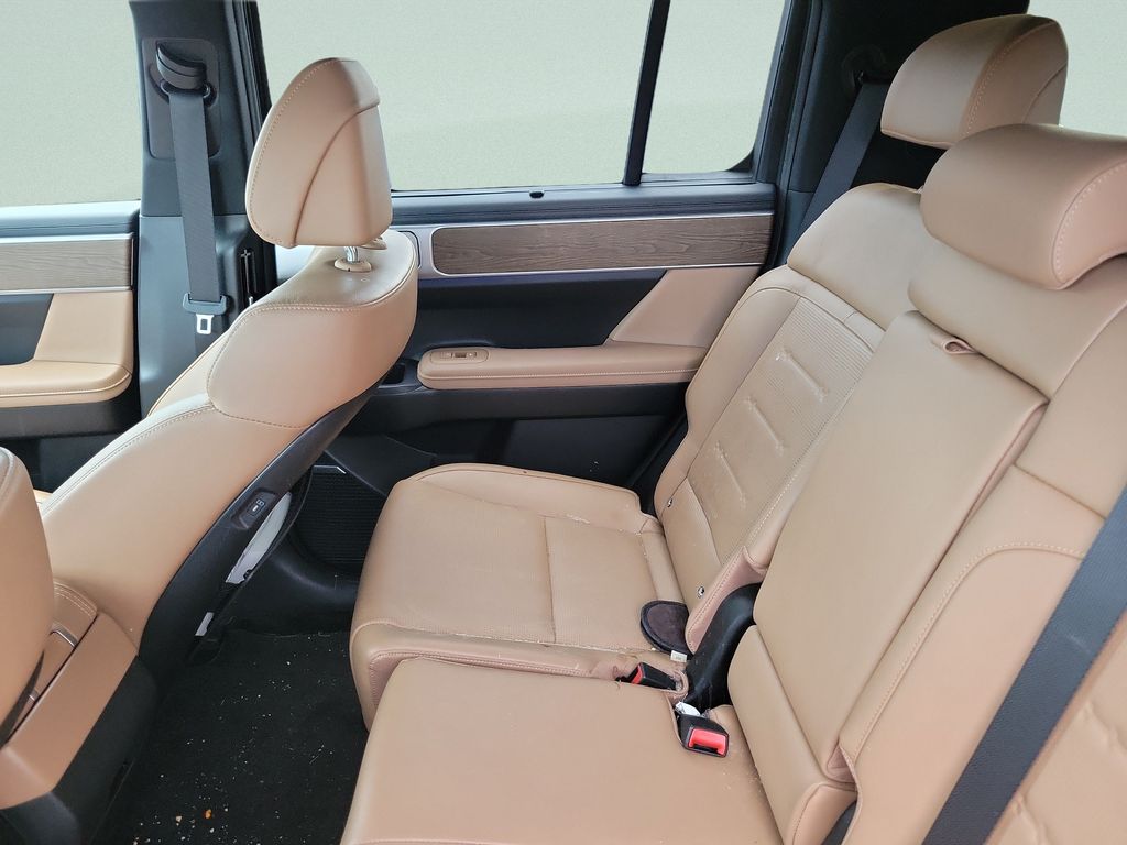 2025 Hyundai Santa Fe Limited - Photo 13