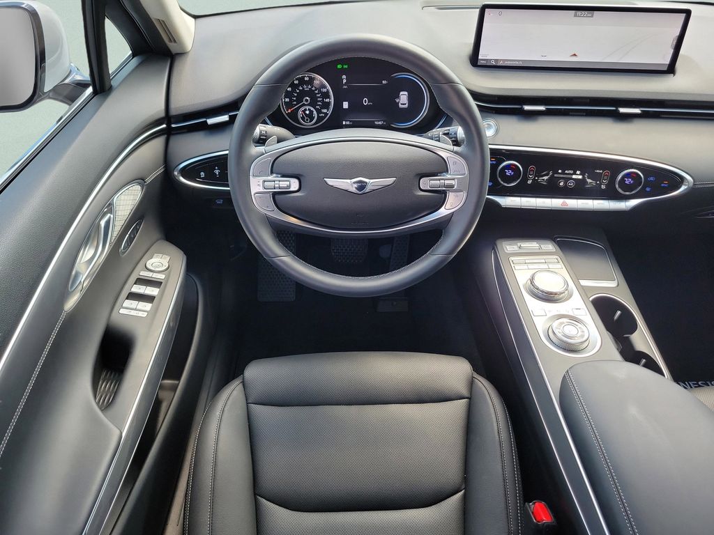 2025 GENESIS GV70 Standard - Photo 17