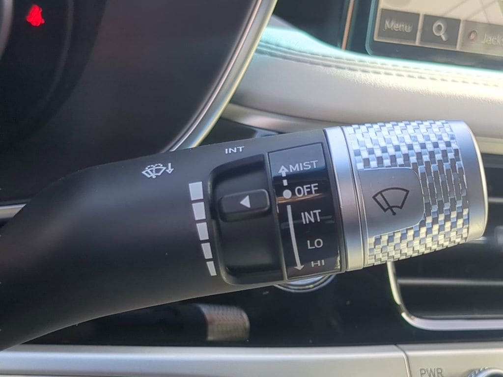 2025 GENESIS G70 Standard - Photo 29