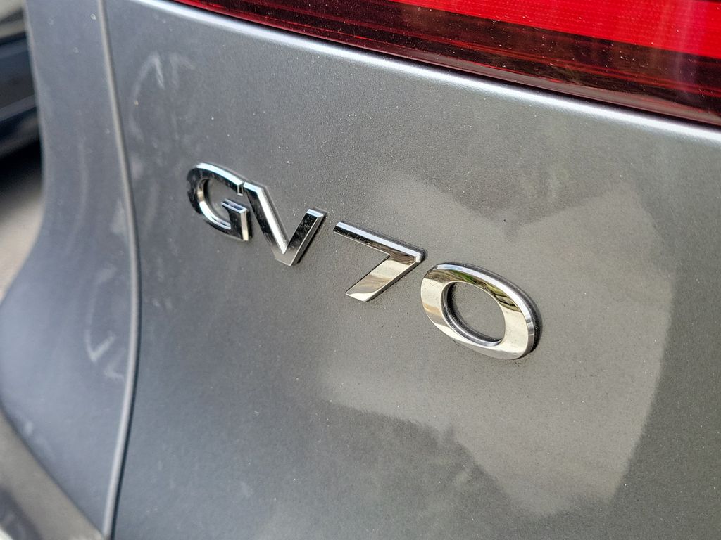 2026 GENESIS GV70 Sport Advanced - Photo 10