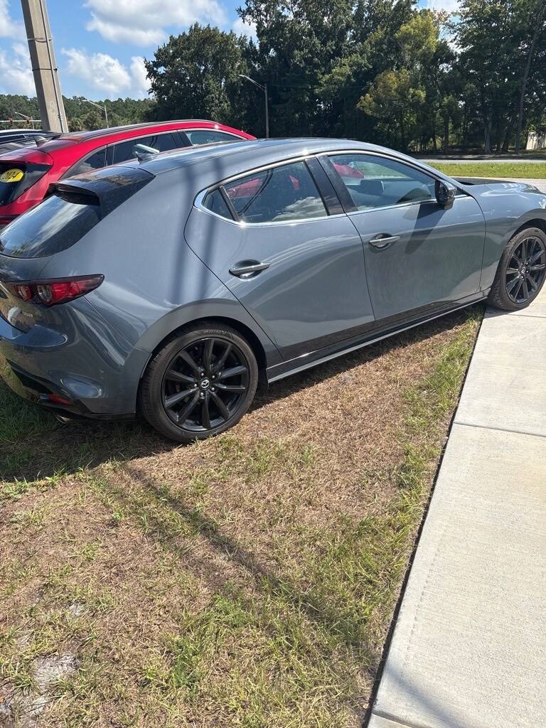 2019 Mazda Mazda3 Premium Hatchback photo 4
