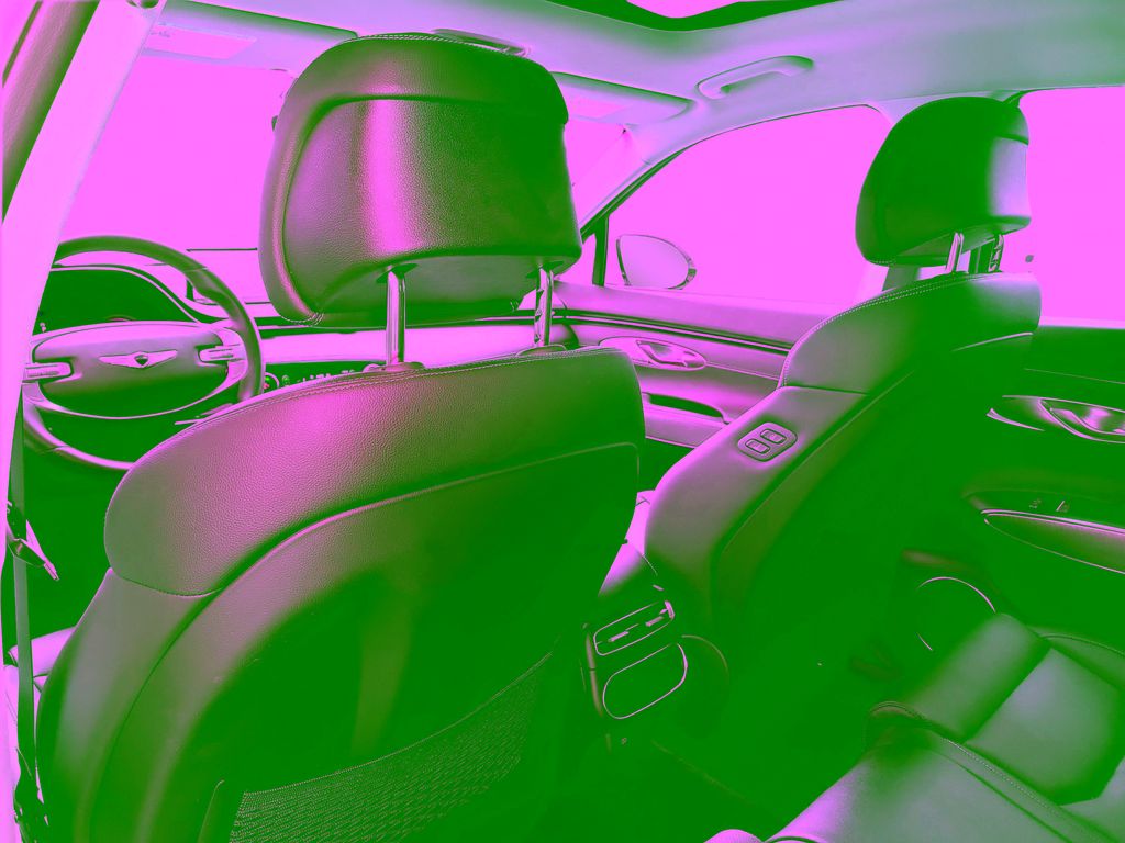 2025 GENESIS GV70 Standard - Photo 12