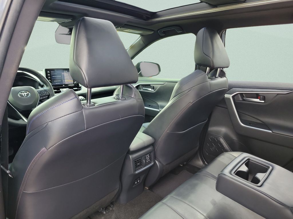 2020 Toyota RAV4 XSE - Photo 9