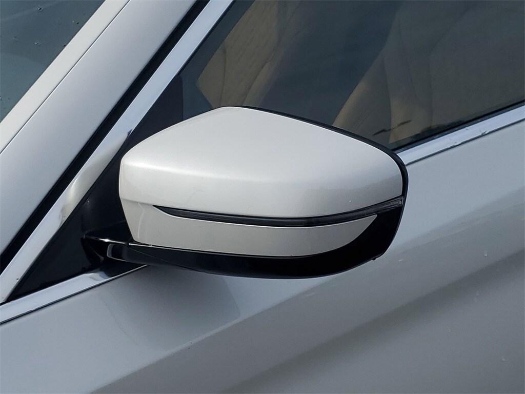 2023 Bmw 530i 5-Series photo 2