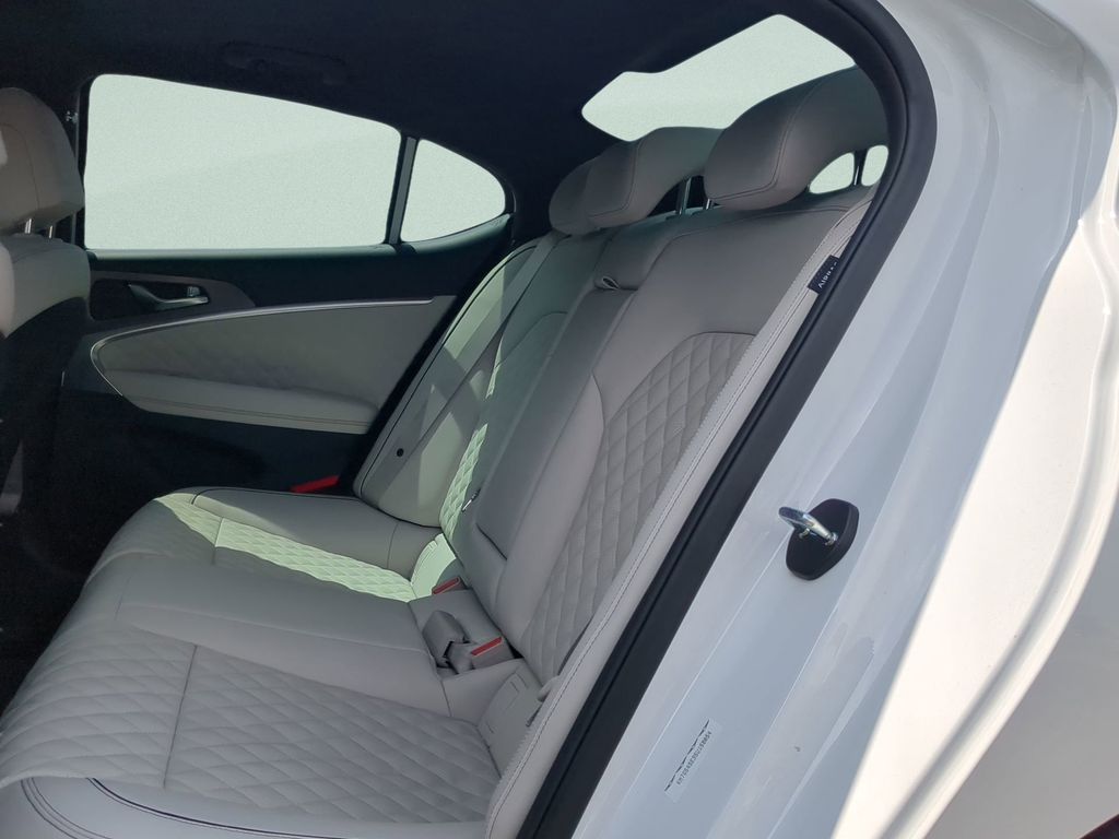 2025 GENESIS G70 Sport Advanced - Photo 11