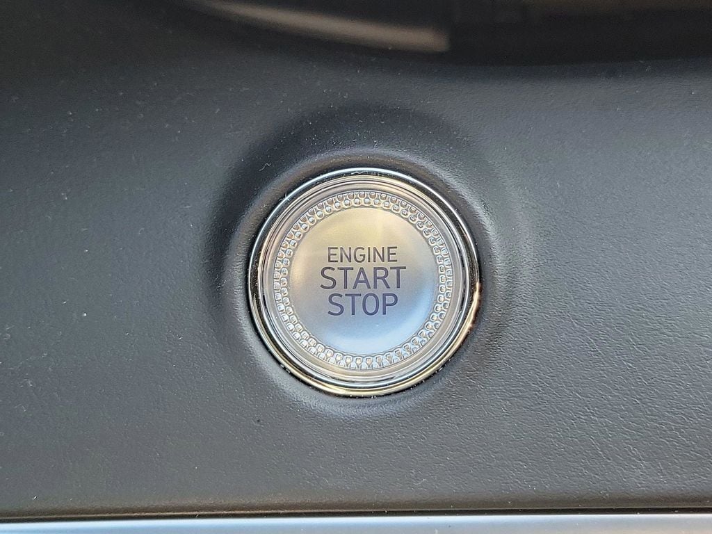 2025 GENESIS GV70 Standard - Photo 11