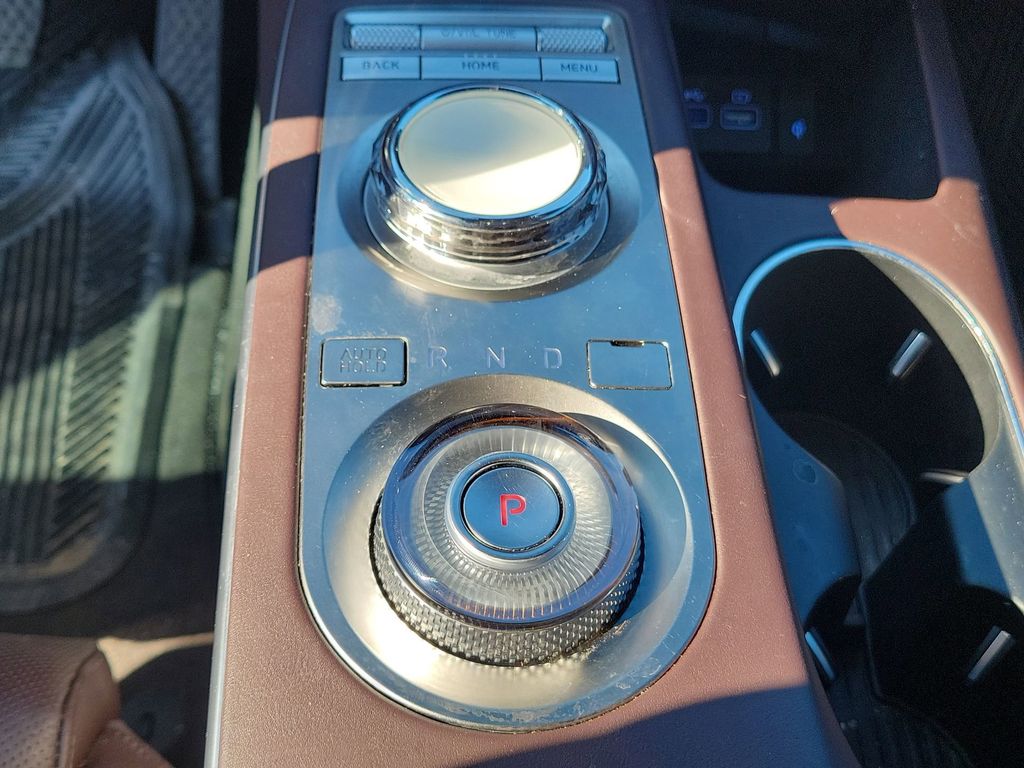 2024 GENESIS GV70 Standard - Photo 17