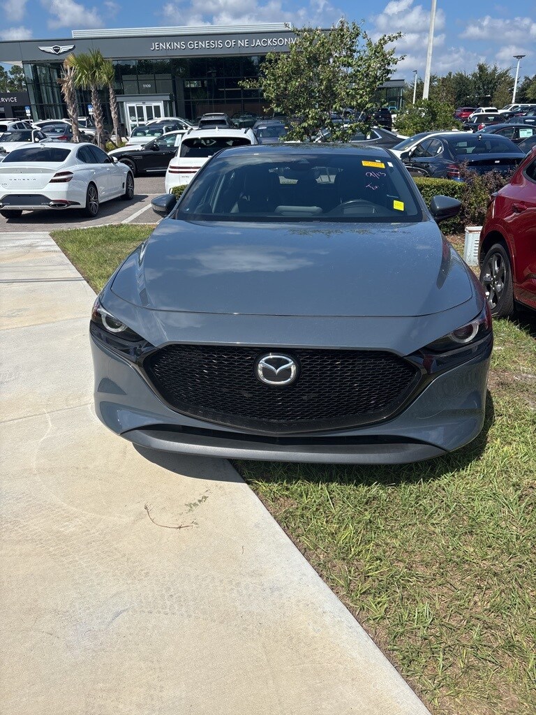 2019 Mazda Mazda3 Premium Hatchback photo 2